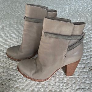 Joíe booties